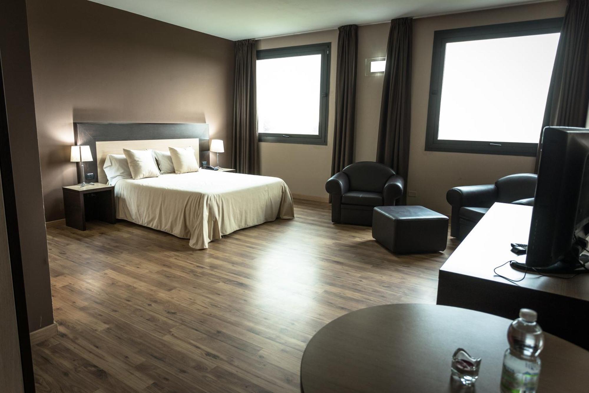 Hotel Don Camillo Брешелло Экстерьер фото