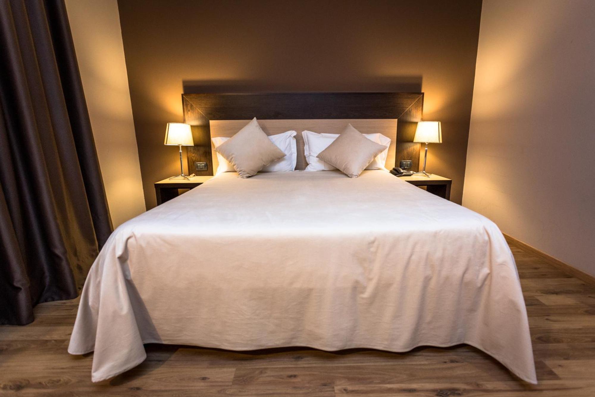 Hotel Don Camillo Брешелло Экстерьер фото