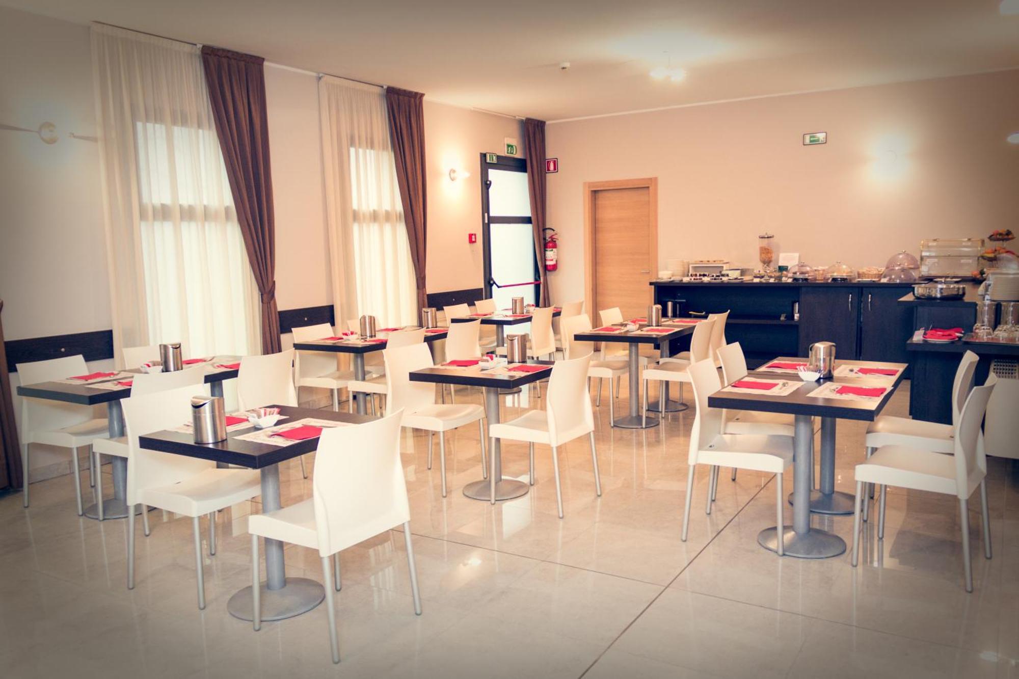 Hotel Don Camillo Брешелло Экстерьер фото