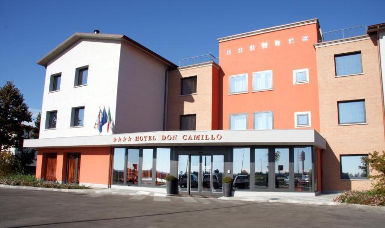 Hotel Don Camillo Брешелло Экстерьер фото