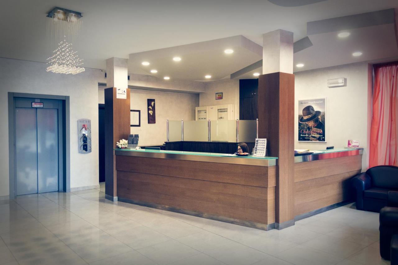 Hotel Don Camillo Брешелло Экстерьер фото