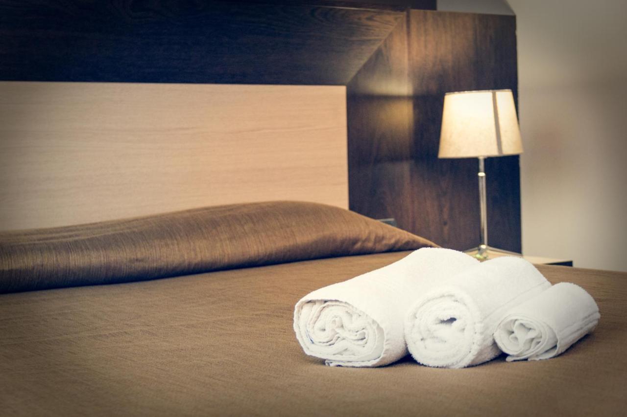 Hotel Don Camillo Брешелло Экстерьер фото