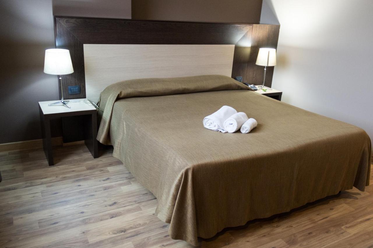 Hotel Don Camillo Брешелло Экстерьер фото
